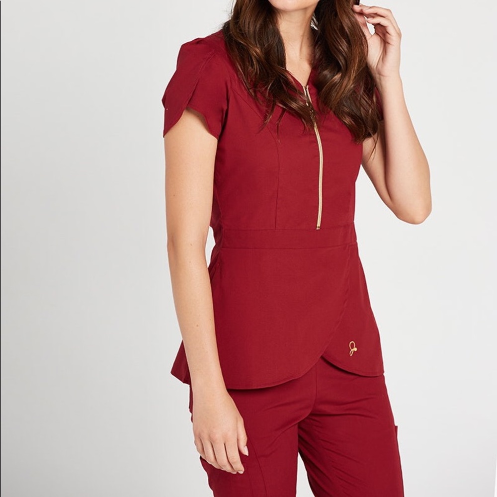 Jaanuu Tulip Scrub Top